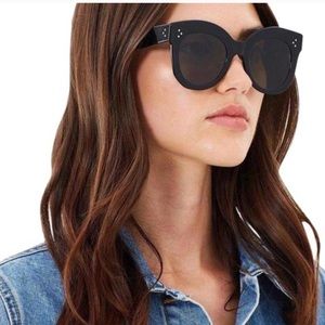 Celine Round Sunglasses in black